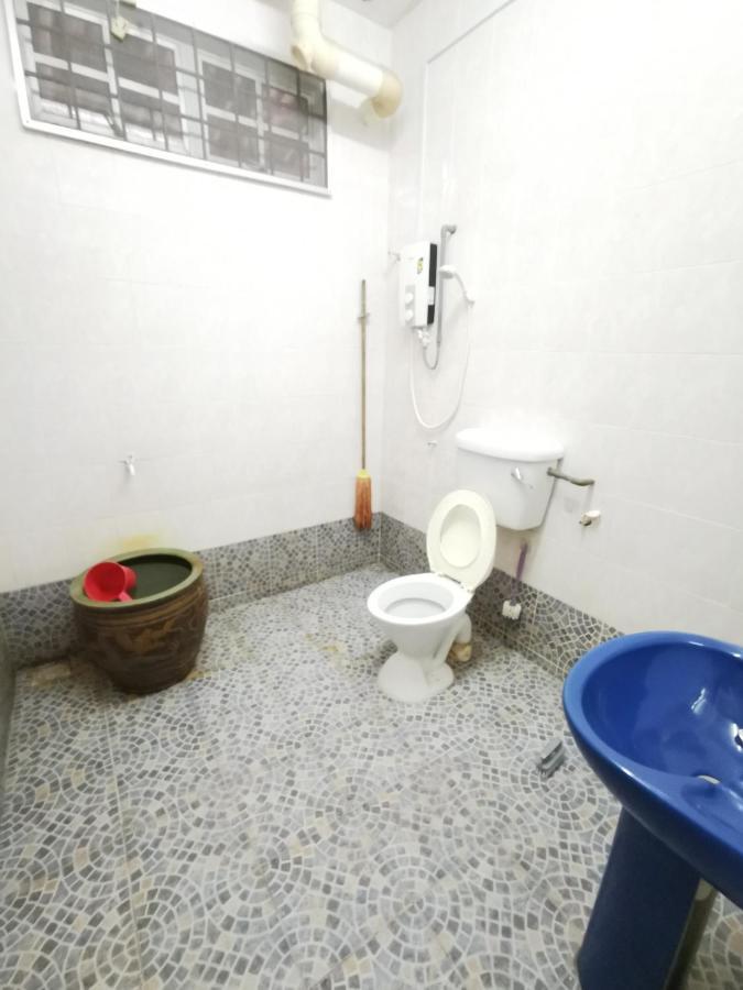 Jen Pd Homestay - Unique, Antique House No Wifi Port Dickson Bagian luar foto