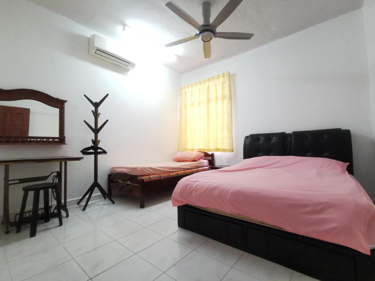 Jen Pd Homestay - Unique, Antique House No Wifi Port Dickson Bagian luar foto